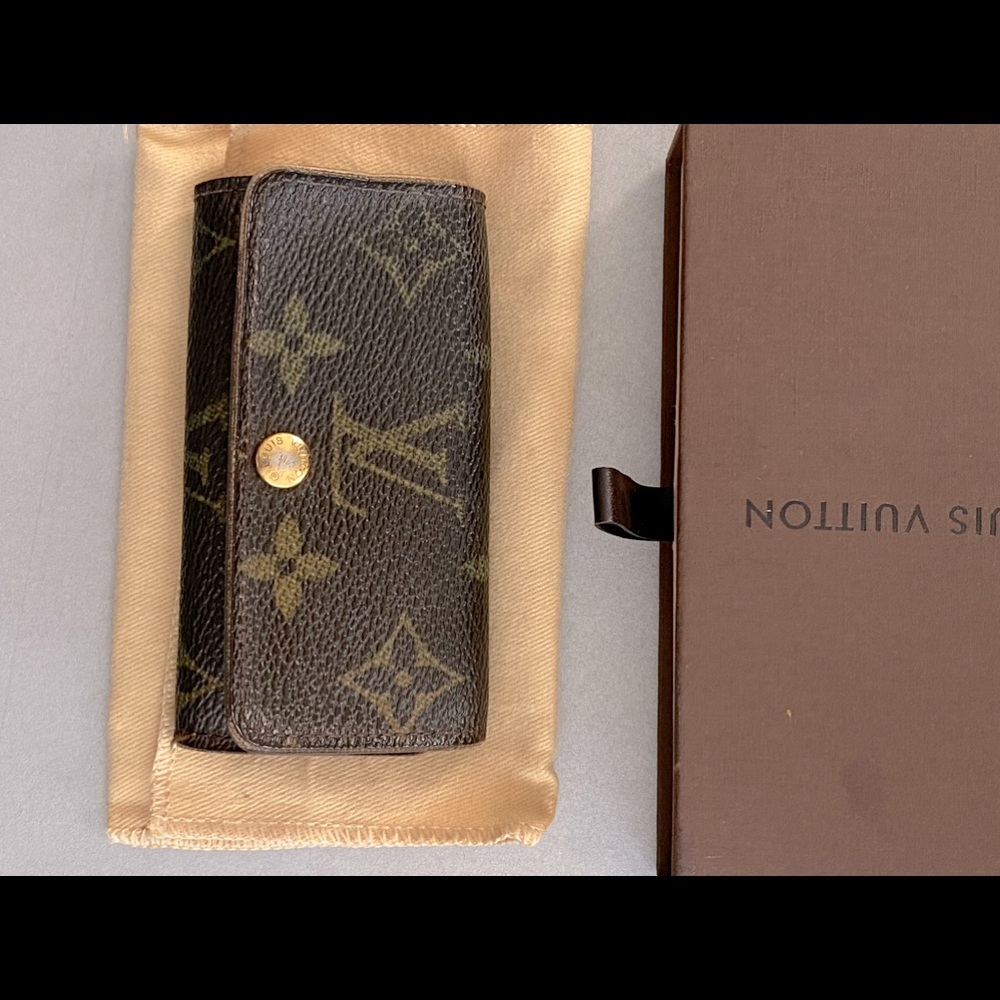 Louis Vuitton Monogram 4 key holder
